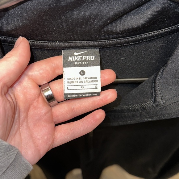 Nike Dri Fit Quarter Zip Black Long Sleeve Sweater - Picture 2 of 4